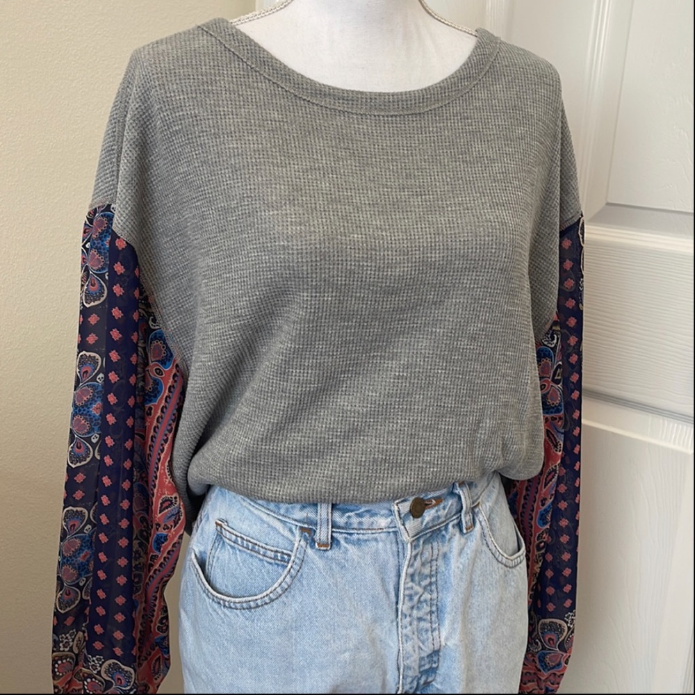 Gorgeous Balloon Sleeve Top!